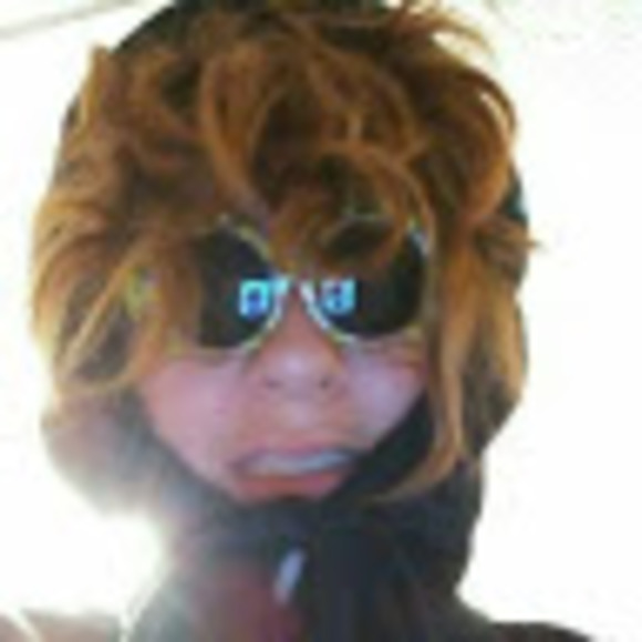 Meet your Posher, Lillian - Picture 1 of 1